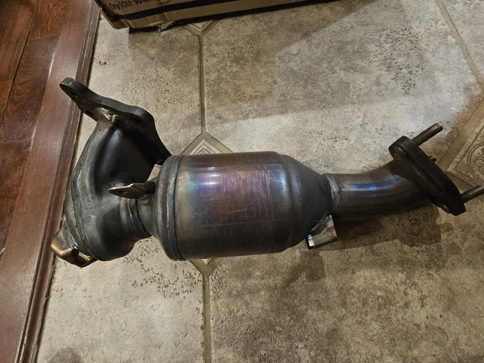 Convertidor catalítico delantero para Honda Accord L4 2013 2014 2015 2016 2017 2,4 L Foto 2 de 3