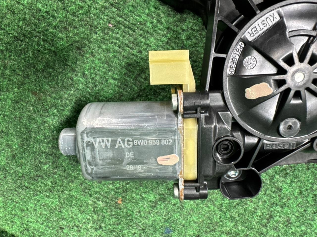 🛑 2017-2023 Audi R8 Spyder Right Passenger Side Window Regulator w/ Motor OEM
