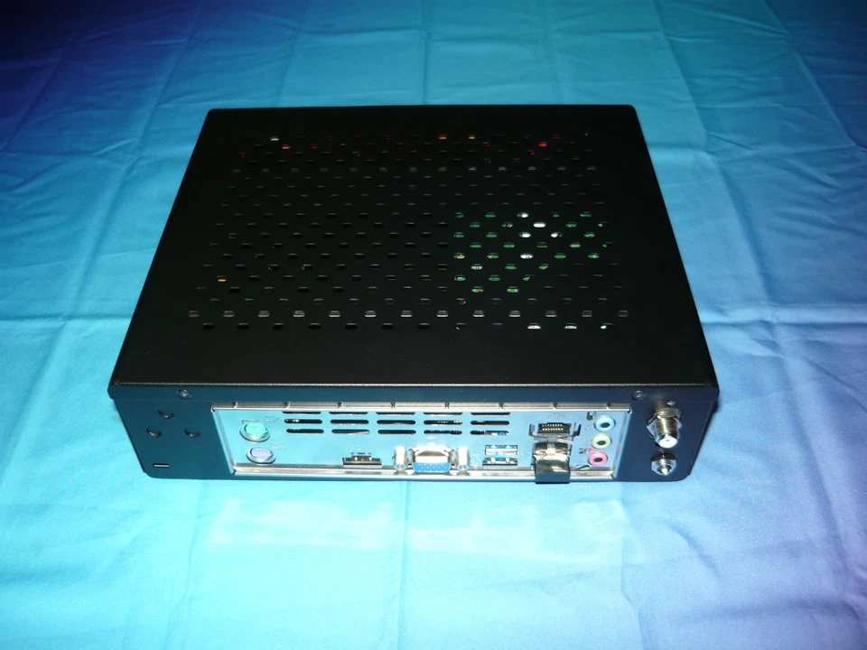Set Top Box HTPC Personalizado AMD A4-5000 1TB Disco Duro 16GB RAM Sintonizador de TV LibreElec Foto 2 de 3