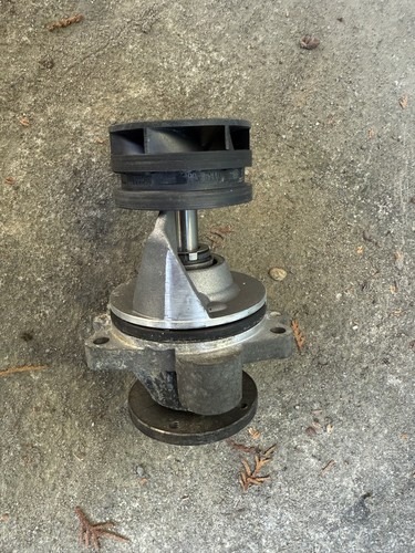 Kühlwasserpumpe BMW E90 E92 M3 E60 E61 M5 E63 M6 Wasserpumpe 4092830