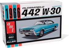 1966 Olds 442 Hardtop 1:25 Scale Model Kit
