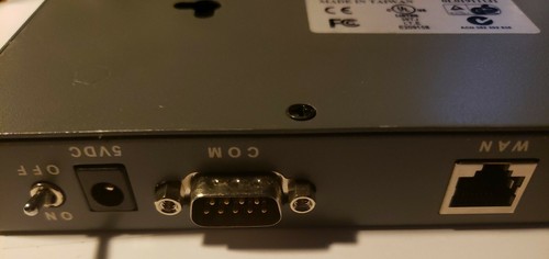 D-LINK MODEL No: DI-704 INTERNET GATEWAY AND FIREWALL WITH 4 Port Switch - Picture 4 of 4