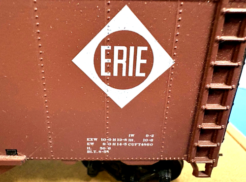 RTR HO=1/87 ERIE RAILROAD 40' Boxcar "Erie 65635" ATHEARN BUILT LAYOUT/KADEES - Picture 3 of 10