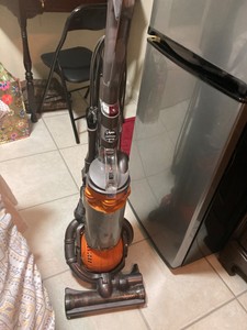 Dyson Ball DC25 Cyclone Vacuum Carpet & Multi Floor Cleaner Ball Technology