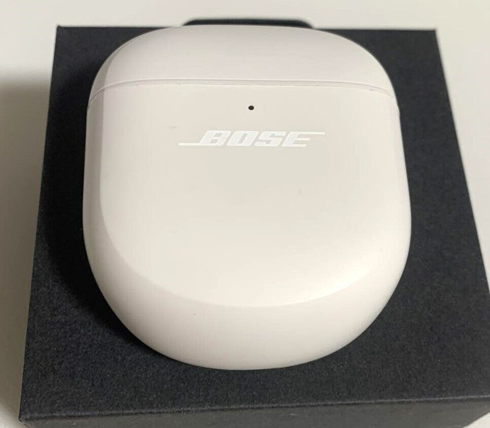 Bose QuietComfort Earbuds II Charging Case Soap Stone Bose QuietComfort Earbuds II Charging Case Soap Stone