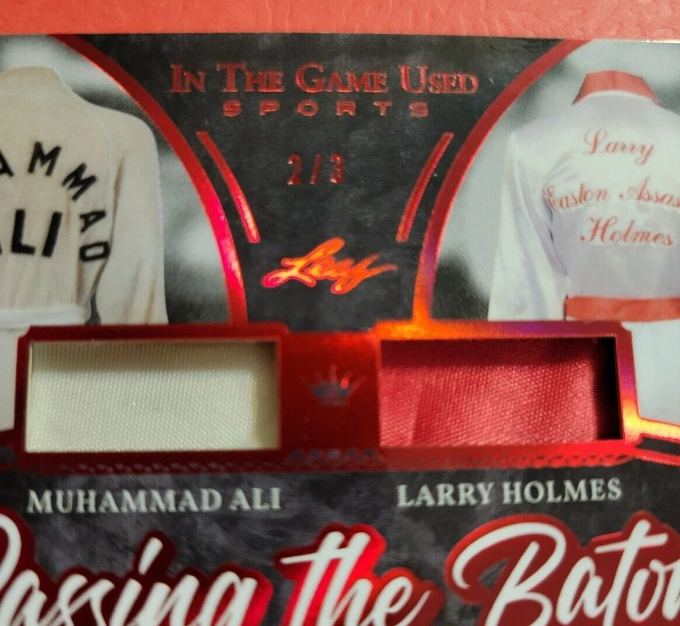 MUHAMMAD ALI Larry Holmes JUEGO DE BOXEO USADO TARJETA RELIQUIA USADA #d2/3 2020 HOJA ITG Foto 3 de 3