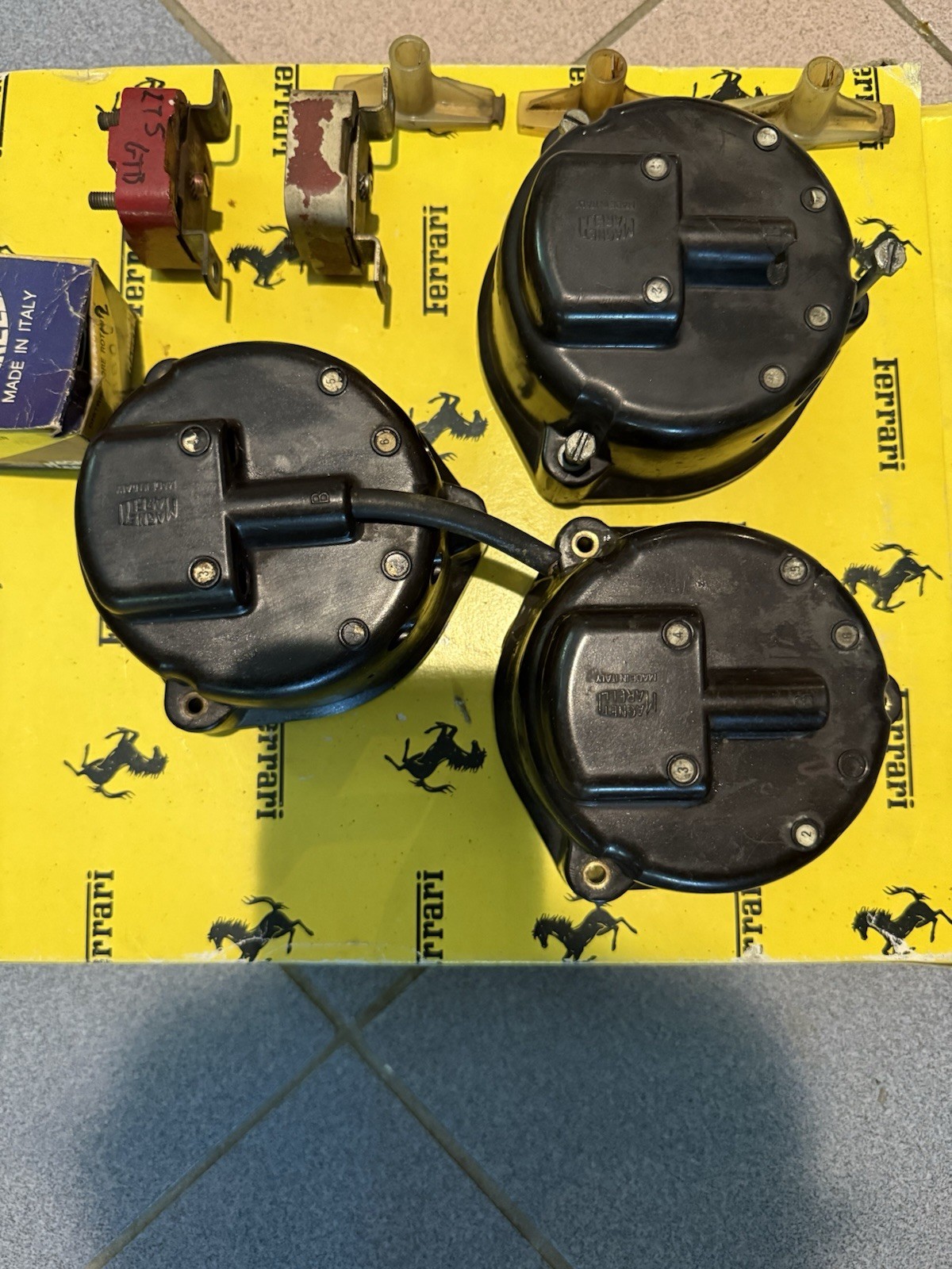 Ferrari 250 275 Magneti Marelli Distributor Cap Lot
