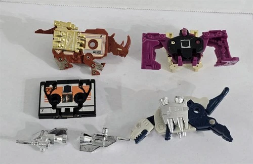 B-263 VINTAGE 1980'S HASBRO G1 TRANSFORMERS MINI CASSETTES VEHICLES LOT