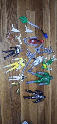 Vintage MIGHTY MORPHIN POWER RANGERS ACTION FIGURES and Accessories Lot