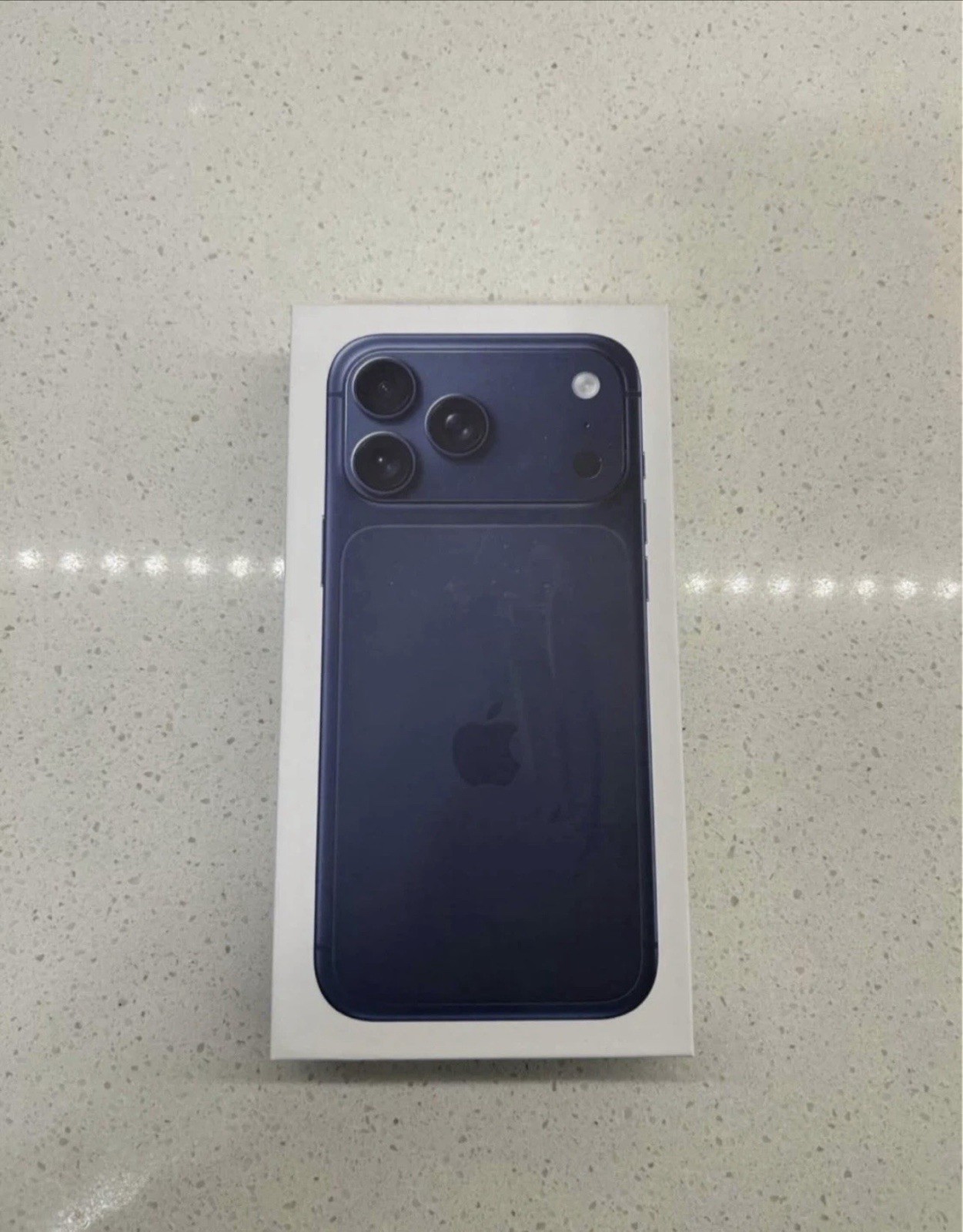Brand new apple iphone 17 pro max - 2 tb - deep blue
