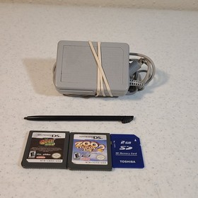 Nintendo 3DS Metallic Red Handheld Console System w/ Stylus Charger SD 2 Games