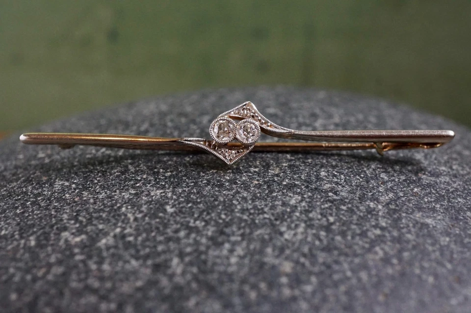 9ct Yellow Gold, Platinum Plated, and 4 Stone Diamond Brooch Bar Brooch Tie Pin - Image 3 of 4