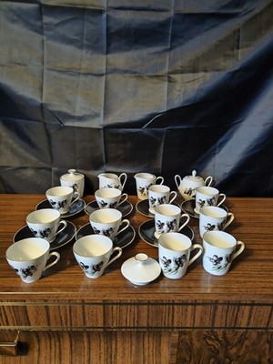 Winterling Marktluethen Teeservice schwarze Tulpe gemischt 24-teilig