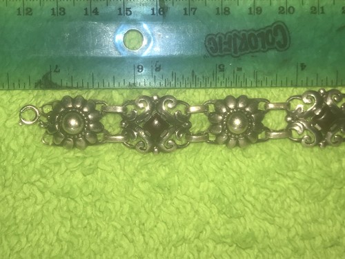 Estate Vintage Sterling Silver Hallmarked Sterling Garnet Bracelet - Picture 14 of 18
