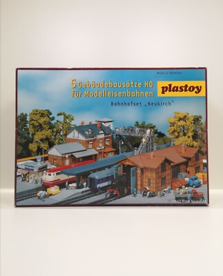 Plastoy H0 Bahnhof-Set Neukirch NEU Lokschuppen Bahnhof Bahnsteig Brücke Kiosk