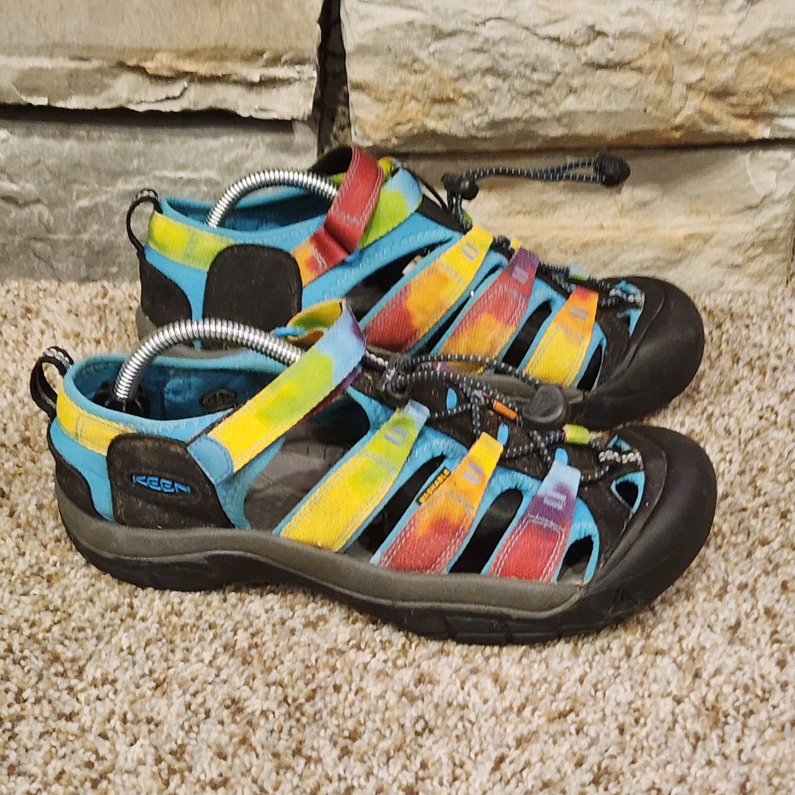 Sandali sportivi impermeabili KEEN Newport retrò tie arcobaleno da donna taglia 6