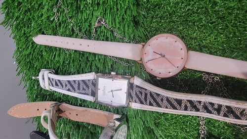 Mixed 1 lot Vintage Watch Lot Of Wristwatches Fitbit , Bands - Picture 6 of 19
