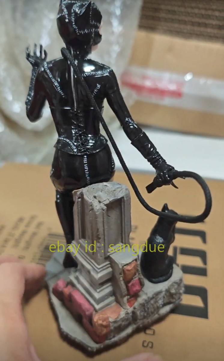 Iron studios 1/10 DCCBAT39120-10 Catwoman Figure Model