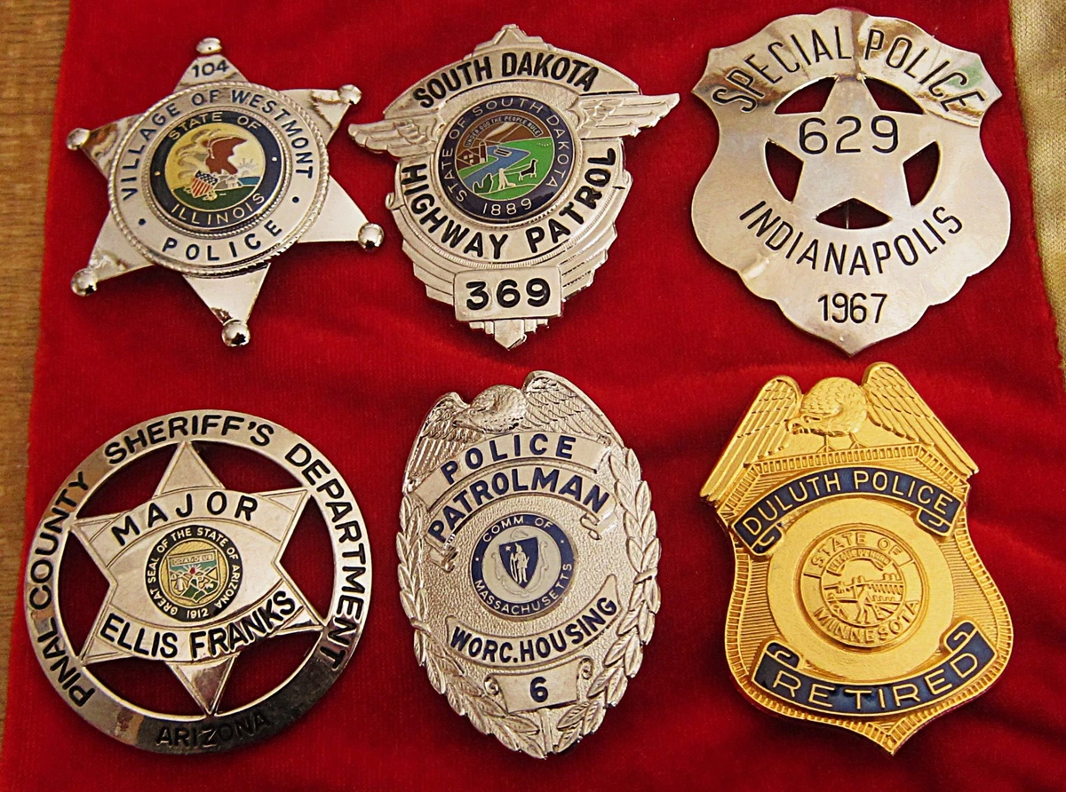 obsolete police badges, Convolut 6 x Abzeichen + 1 x M a r i n e Corps patch