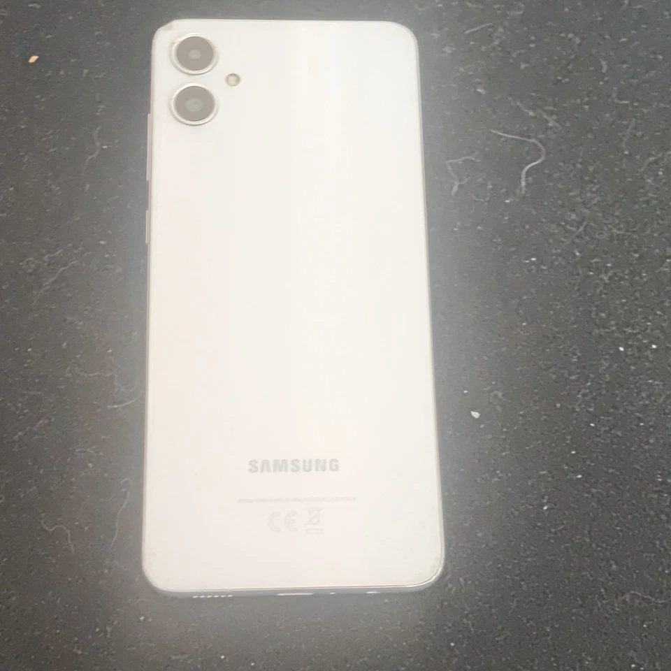 Samsung Galaxy A8 · 128GB, Foto 2 von 2