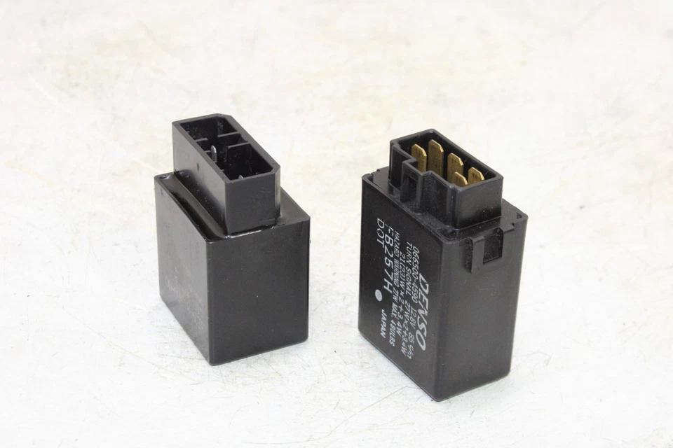 99-09 YAMAHA ROAD STAR XV1600A OEM INTERMITENTE INTERMITENTE RELÉ INTERMITENTE PAR Foto 2 de 4