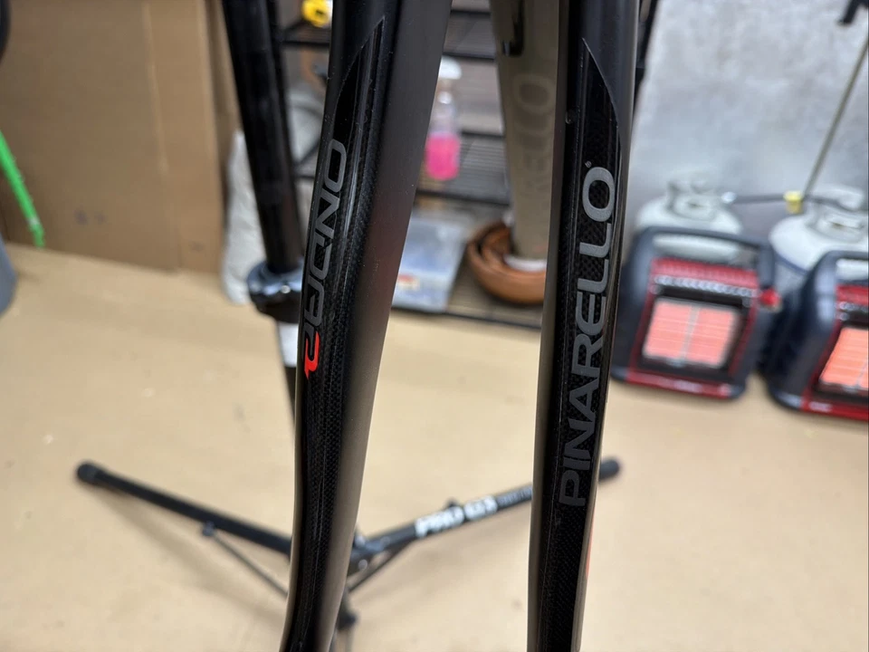 54cm PINARELLO DOGMA 60.1 Carbon Road Bike Frame Set. Rim Brake. Size 54. Black - Image 4 of 4