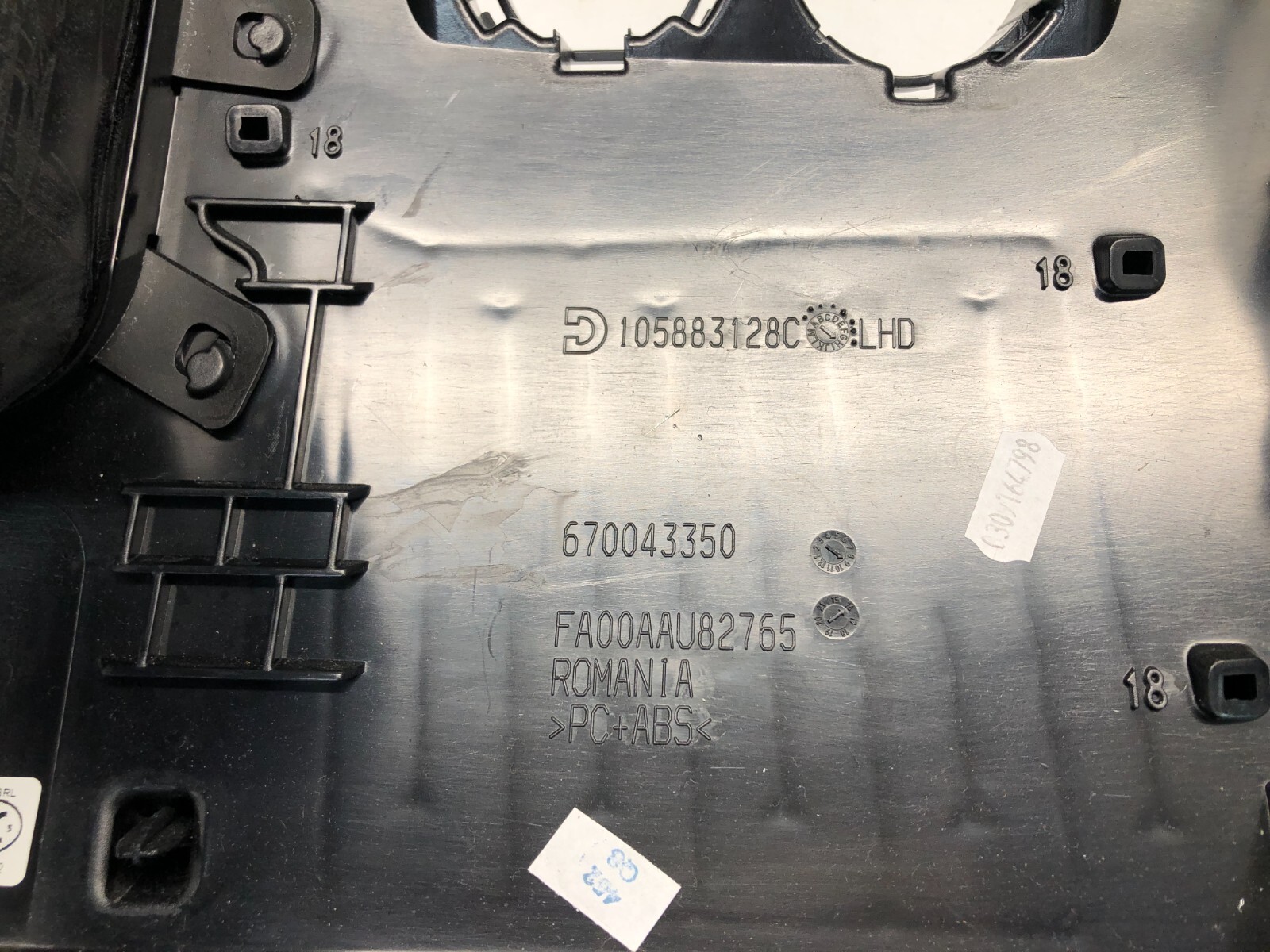 2017-2020 MASERATI LEVANTE LEFT DRIVER FRONT DASH LOWER KNEE TRIM PANEL OEM