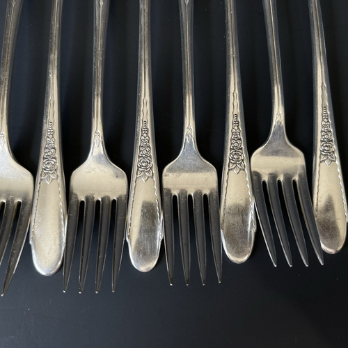WM Rogers 1941 Vintage Silverplate Flatware Gardenia Grille Dinner Forks - Picture 3 of 5
