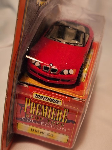 Matchbox Premiere Collection Drop Tops Series 16 BMW Z3 Red Convertible - Picture 2 of 2