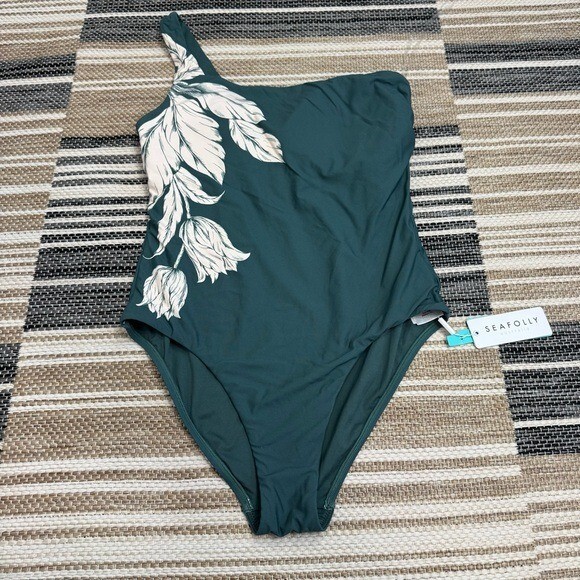 Foto 1 di 12