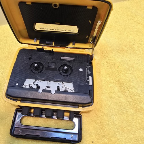 Sony Sports Walkman Lecteur Cassette Radio AM/FM #WM-AF59. Pour pièces ou réparation. - Photo 8 sur 9