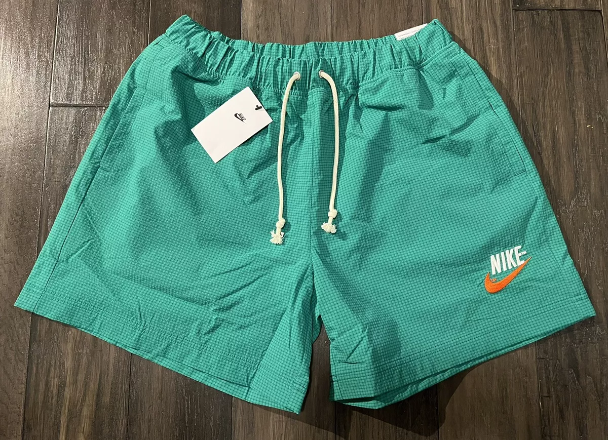 nike sportswear men's woven flow shorts