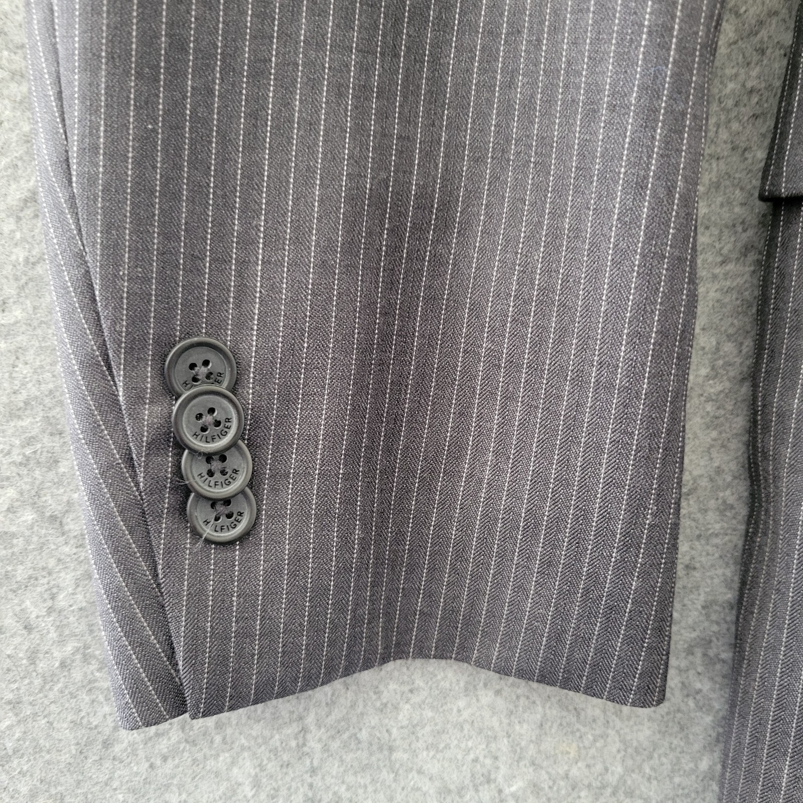 Tommy Hilfiger 100% Wool Gray Striped Double Vented Blazer Sport Jacket Men 40R thumbnail 3