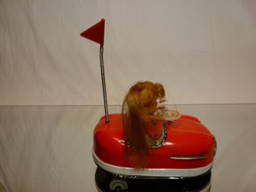 KO JAPAN VINTAGE BUMPER CAR with GIRL FIGURE - RED L14.5cm RARE - WINDUP - GOOD - Imagen 3 de 9