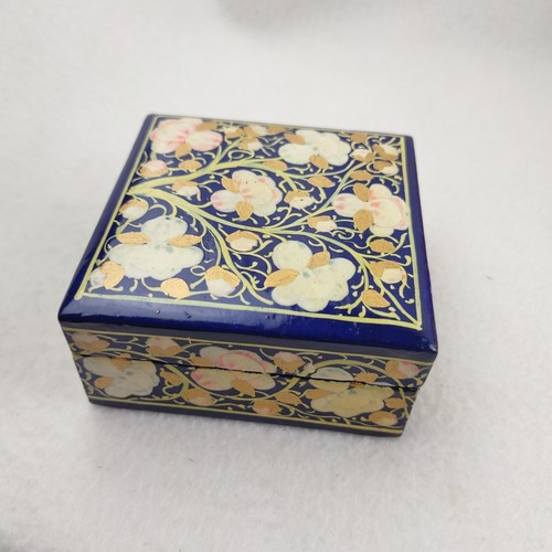 Vintage Paper Mache Blue Floral Lacquered Hand Painted Trinket Box 3"x 3"x 1.75" - Picture 3 of 7