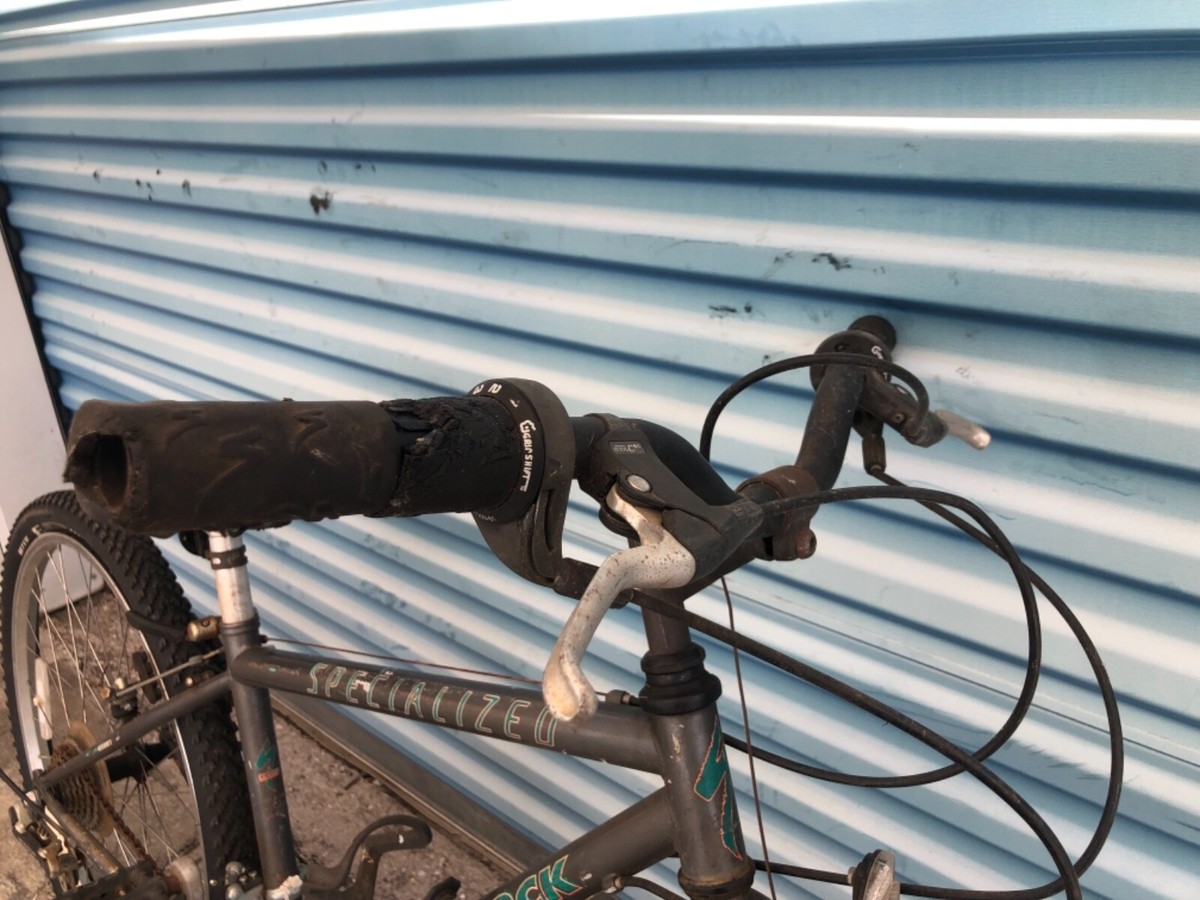 Specialized Hardrock- Mountain bike - 15” Cromoly Frame- 26