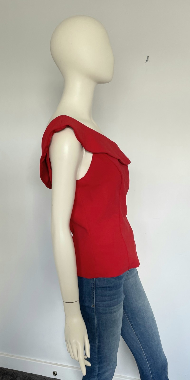Review Structured Top BNWT Womens 12 Cherry Red One Shoulder Glamour RRP $99 image 8