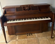 Kohler&Campbell Upright Console Piano 41 1/2" Satin Oak