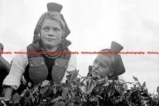 F012865 Two Girls Flowers Western Hessian Array Schwalm Germany 1930s
