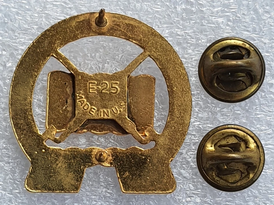 7 ème Unité d'infanterie- US ARMY UNIT CREST - 7 th Infantery - États-Unis  - Photo 2/2