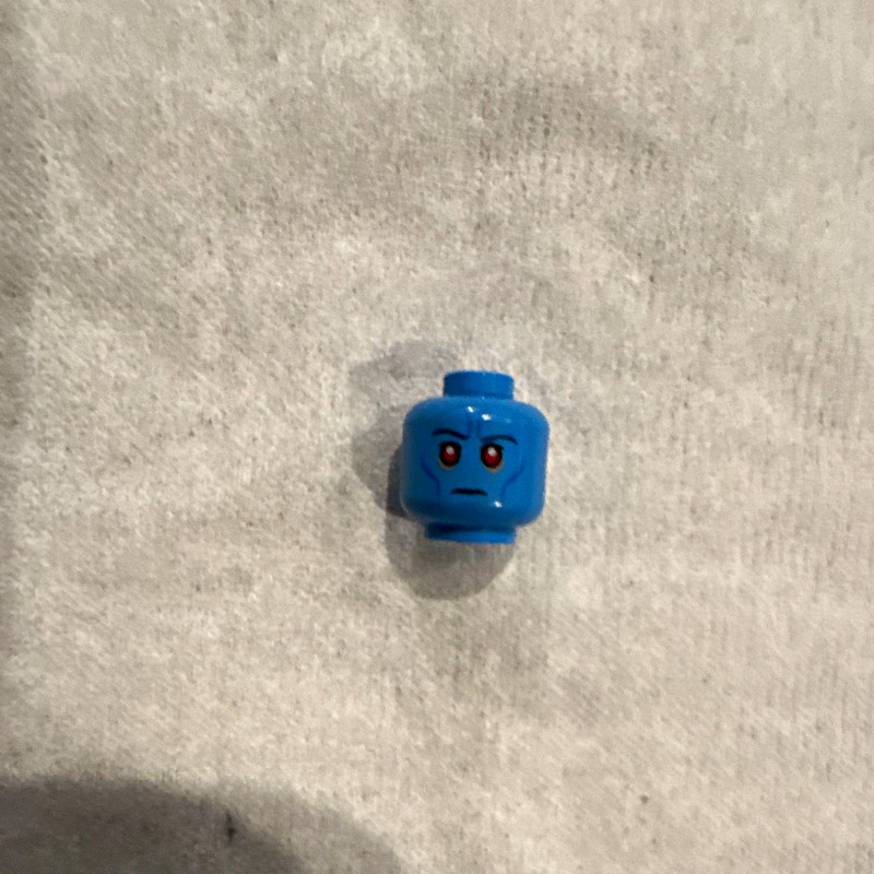 LEGO set 75170 Grand Admiral Thrawn head. Double sided head dark azure color