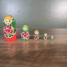 Vintage Circa 1980s Russian Nesting Doll Set Of 5 Beautiful Hand Painted Floral 