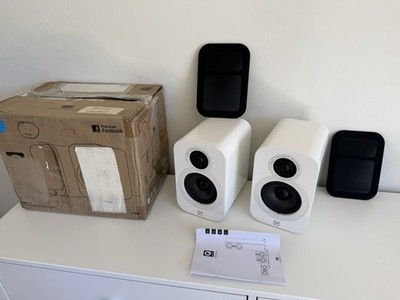 Q Acoustics 3010 White Wired Bookshelf Speakers Pair Great condition 9.5/10