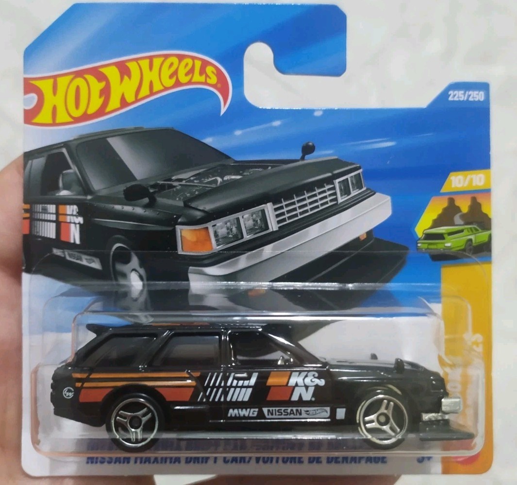 Hot Wheels Case L 2026 Nissan Maxima Drift Car K&N 1:64
