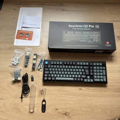 Keychron Q5 Pro Wireless QMK/VIA Mechanical Keyboard, RGB 96%