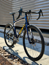 Giant Revolt Advanced 3 2020 – Premium Carbon Gravel Bike, Excellent condition!