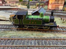Mainline OO Gauge 37-054 Class J72 0-6-0T No. 581 in LNER Green, Good Condition