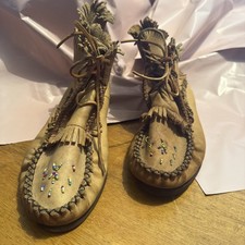 Vintage Handmade Leather Moccasin Beaded With Fringe Rawhide Laces Size 8