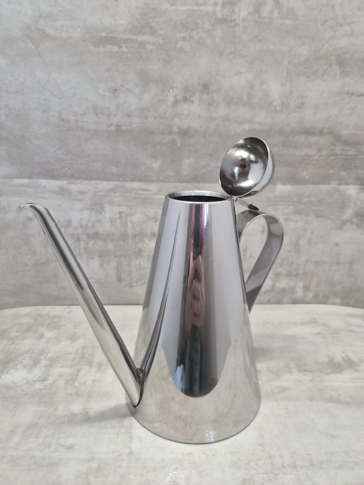 CERUTTI Inox 18/10 Stainless Steel Olive Oil Vinegar Cruet Dispenser Italy 7.25"
Opens in a new wind
