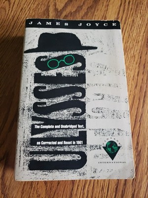 ULYSSES by James Joyce 1990 Vintage International Trade Paperback VGC 